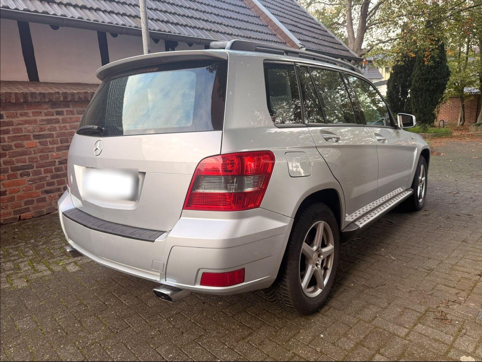 Mercedes-Benz GLK220 2010 — engine 170 HP (125kW)
