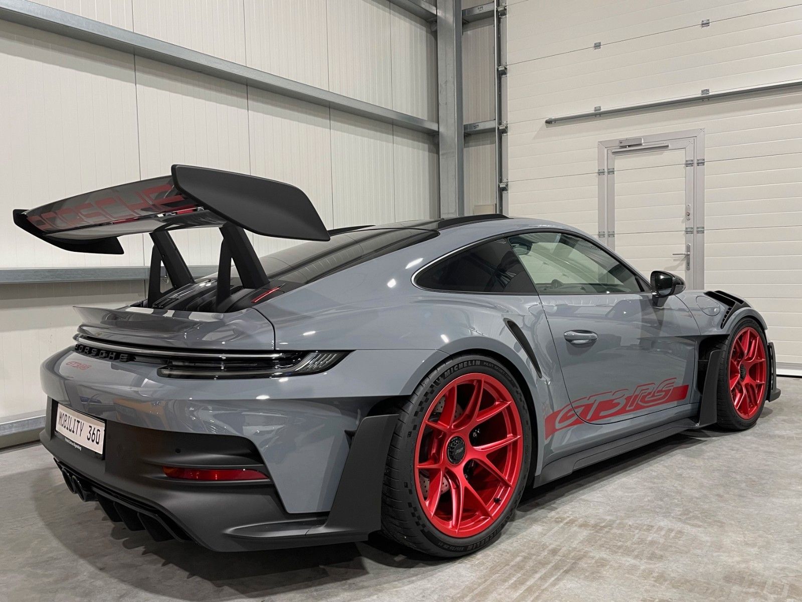 Fahrzeugabbildung Porsche 992 GT3 RS Weissach *Miete/Mietkauf Möglich