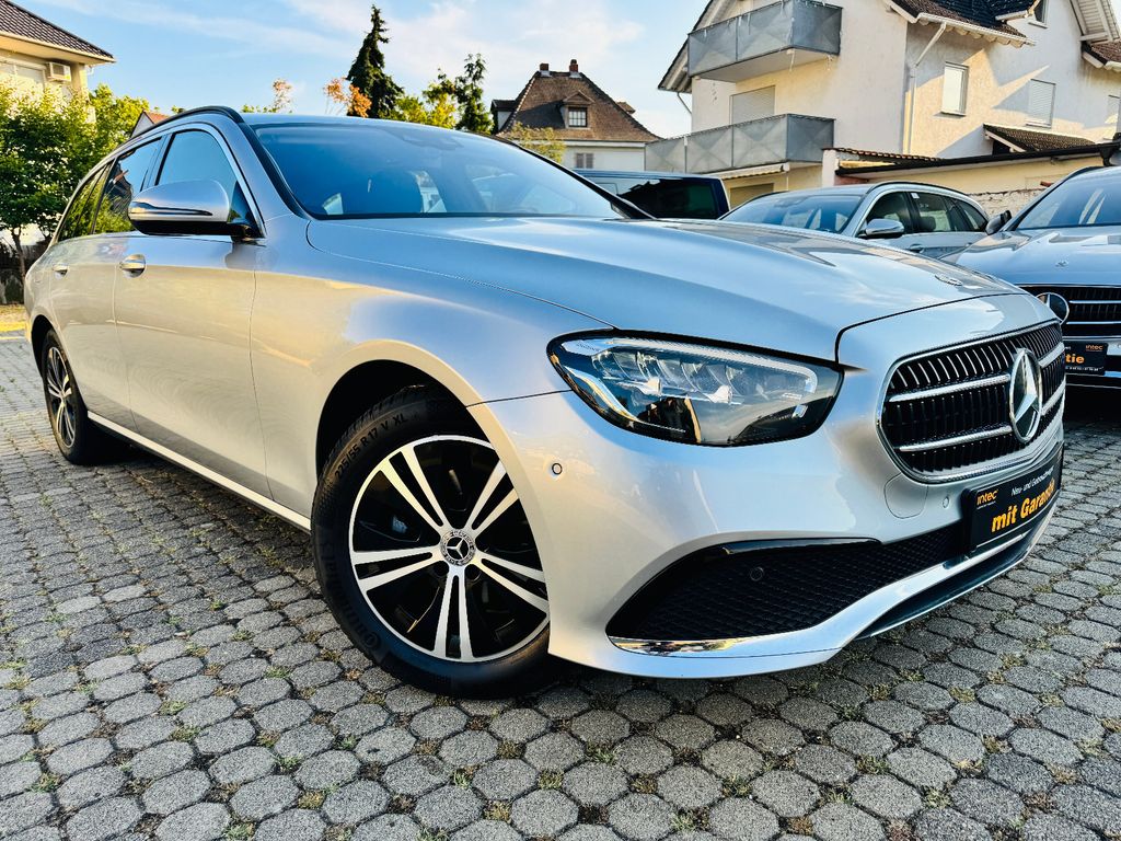 Image of Mercedes-Benz E 220