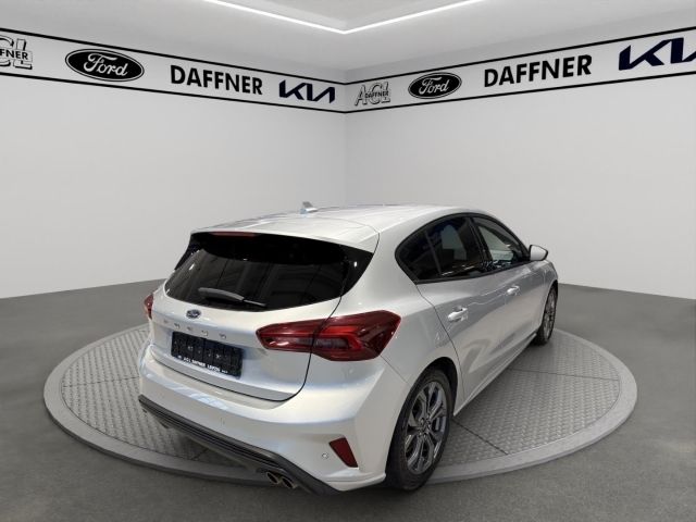 Fahrzeugabbildung Ford Focus ST-Line Navi LED ACC WLAN DAB Keyless Star