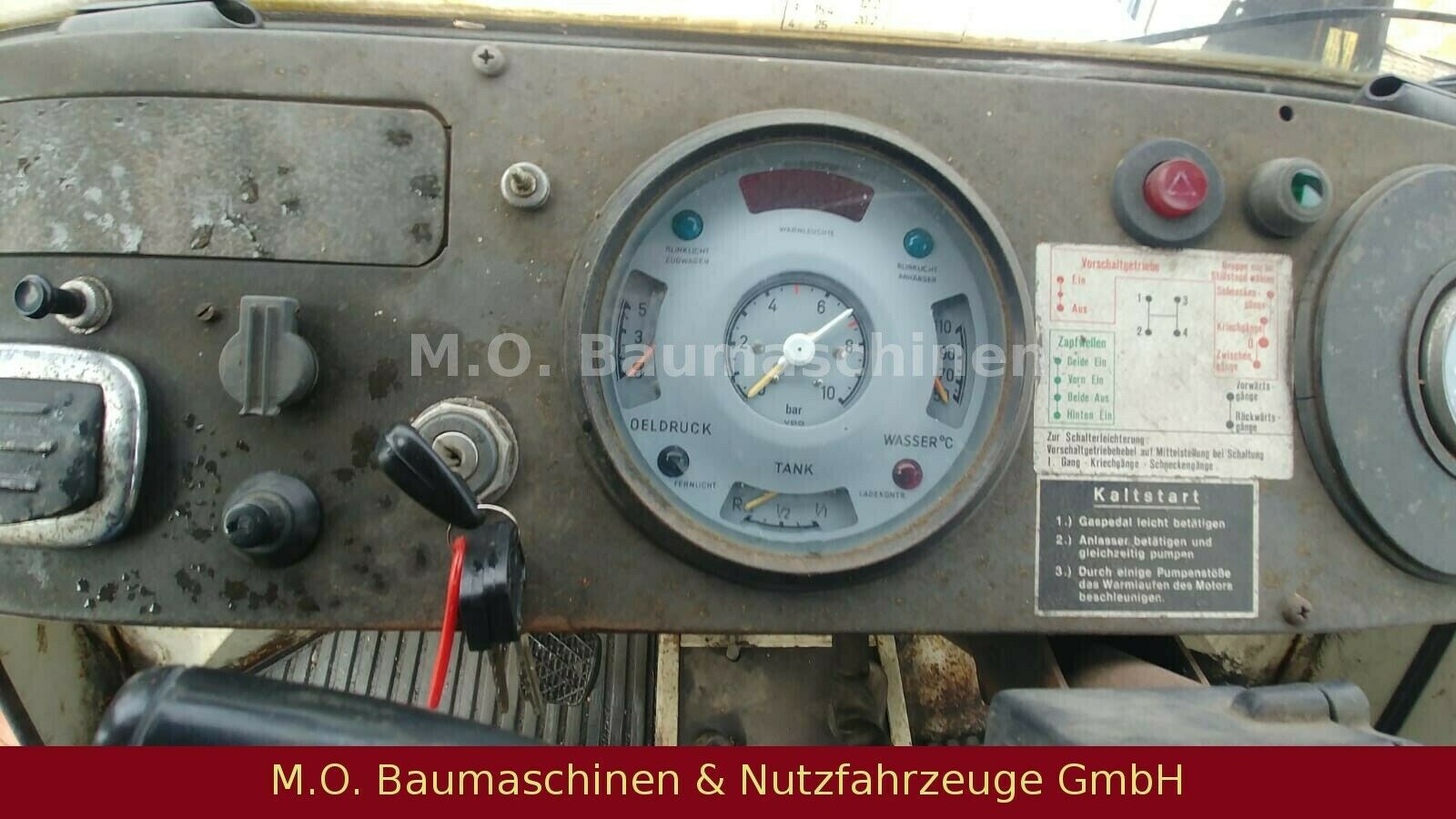 Fahrzeugabbildung Mercedes-Benz MB Trac 700 / Frontlader