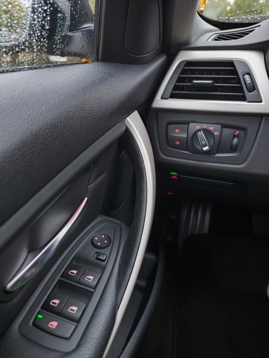 BMW 320d xDrive Touring Luxury Line Luxury Line