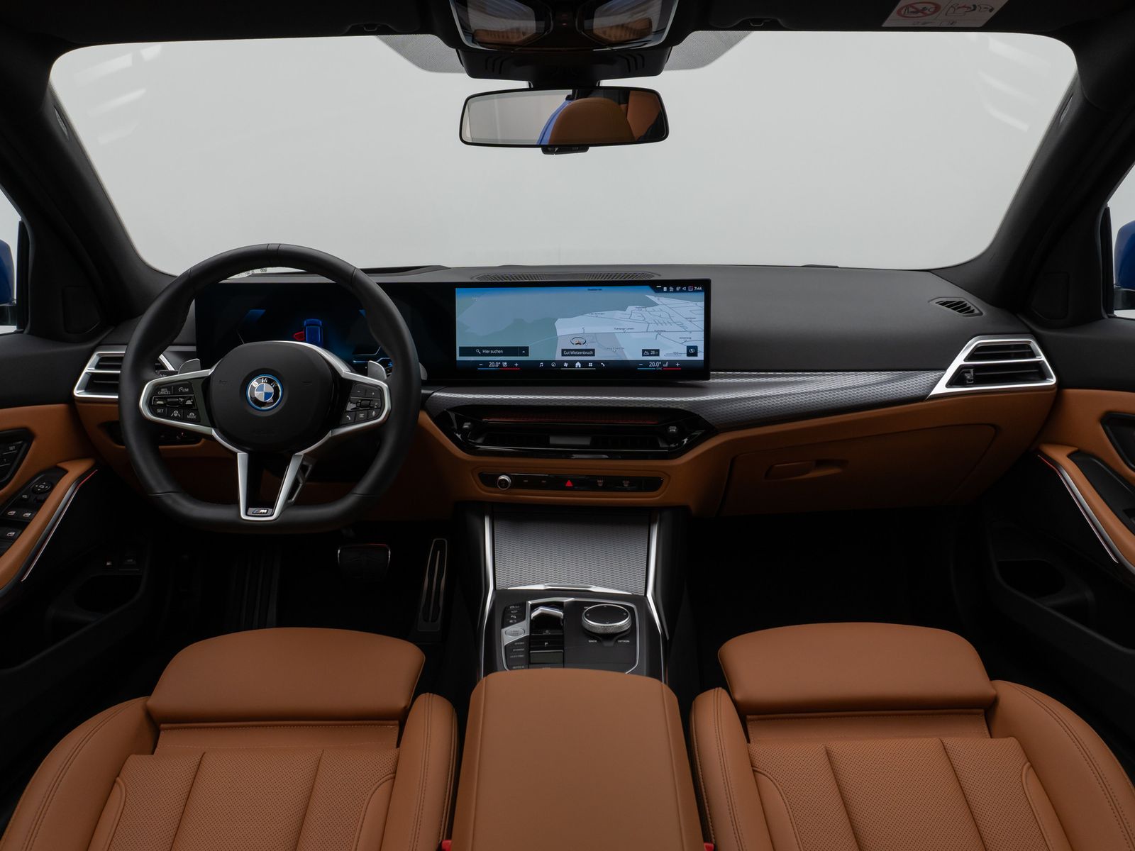 Fahrzeugabbildung BMW 330e M Sport Panorama 360°HUD HiFi AHK Komfort