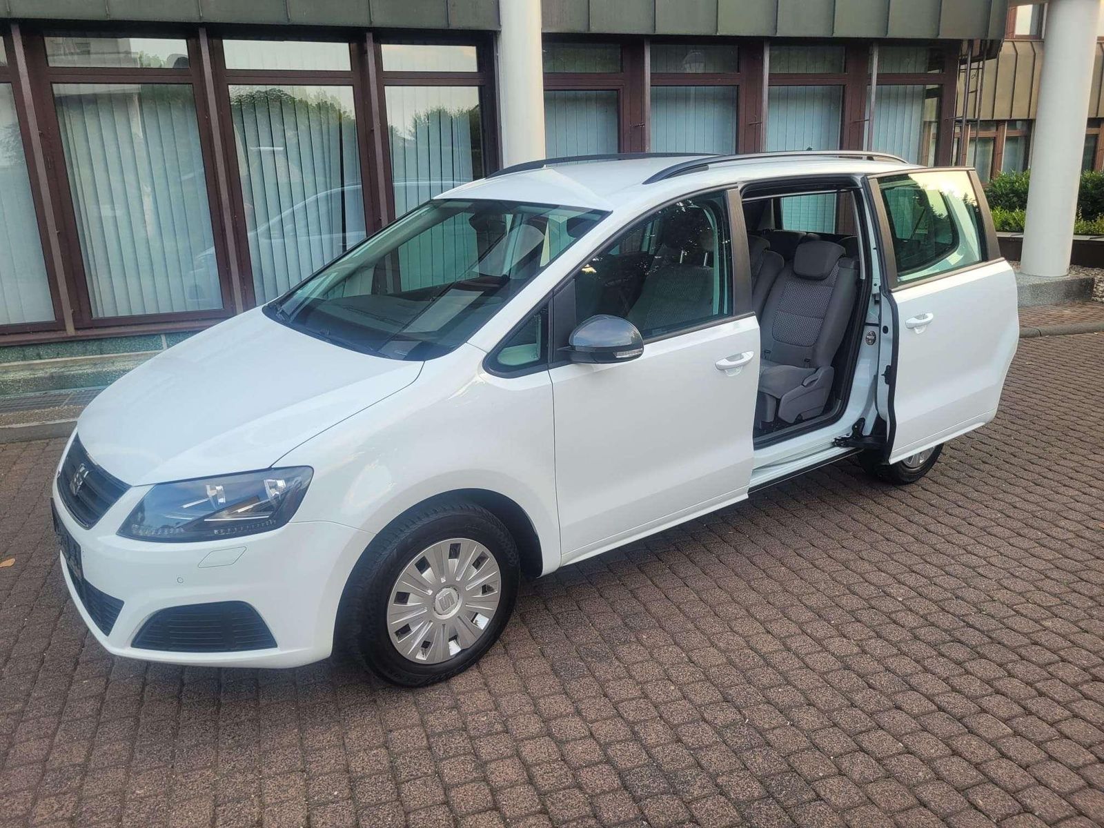 SEAT Alhambra 2.0 TDI Reference 7 Sitzer-Navi-Klamaut