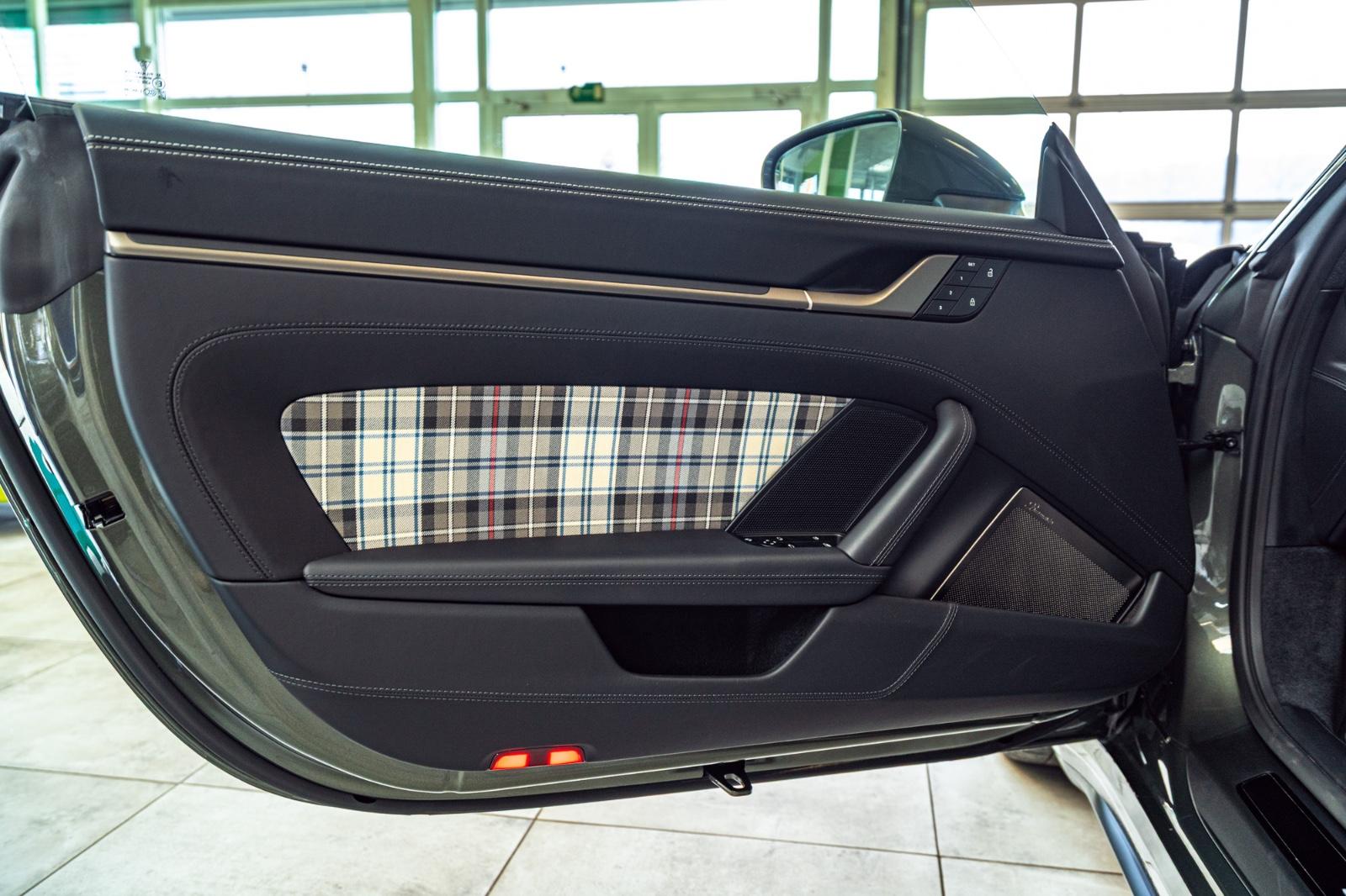 Porsche 911 Turbo 50 Jahre*Carbondach*Heritage*Burm*360°