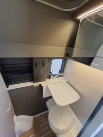 HYMER  ERIBA  HYMERCAR Grand Canyon S CrossOver 600 4x4 AHK 2.8t Leder 