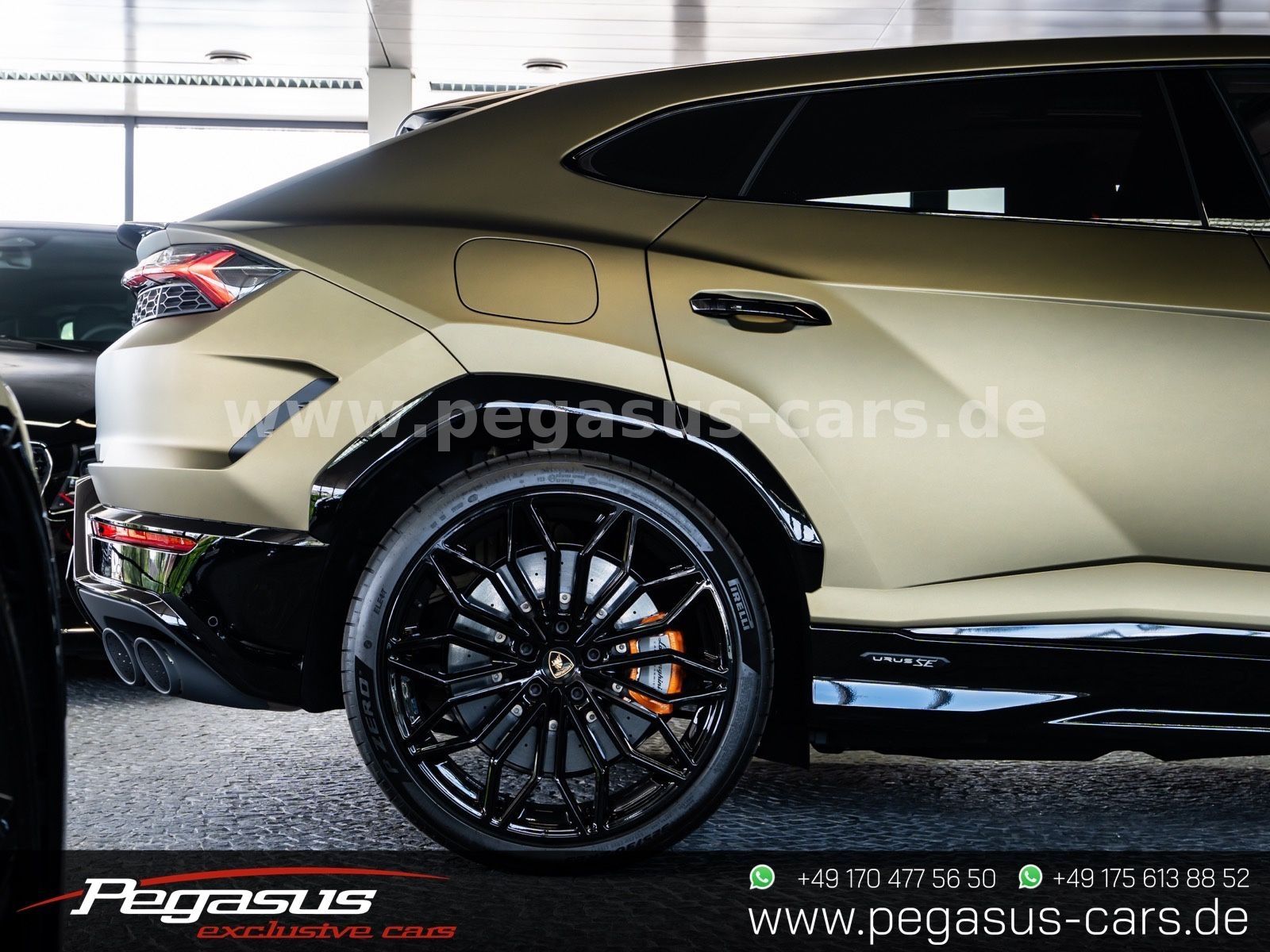 LAMBORGHINI Urus - 20
