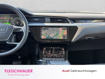 Audi Q8 e-tron - 12