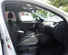 Fahrzeugabbildung Skoda Octavia Combi Elegance DSG Tempomat Klim SHZ PDC