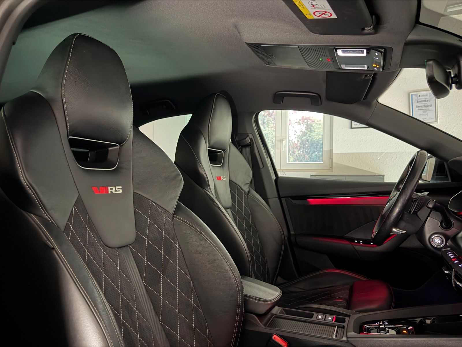 Fahrzeugabbildung SKODA Octavia Lim. RS TSI/FACELIFT/AMBI+/ACC/MASSAGE