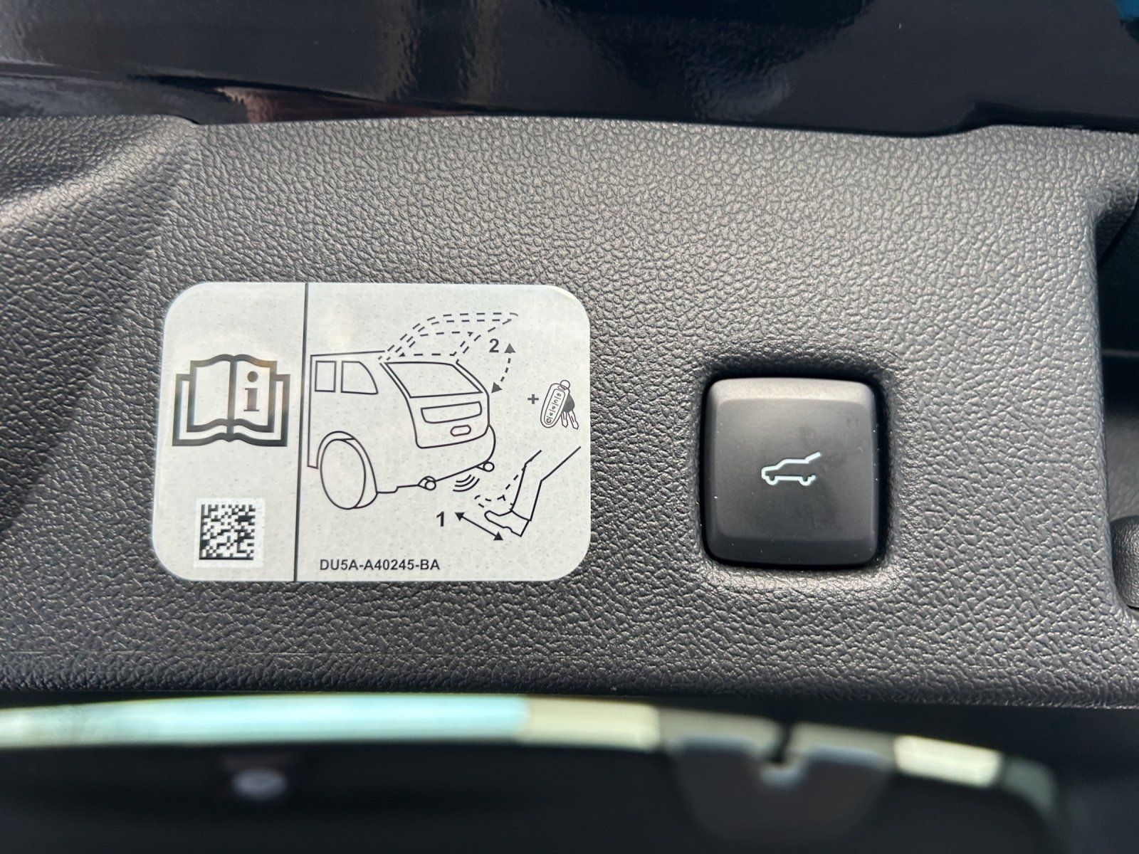Fahrzeugabbildung Ford Kuga 2.5 PHEV ST-Line X Aut./LED/ACC/KAMERA/PANO