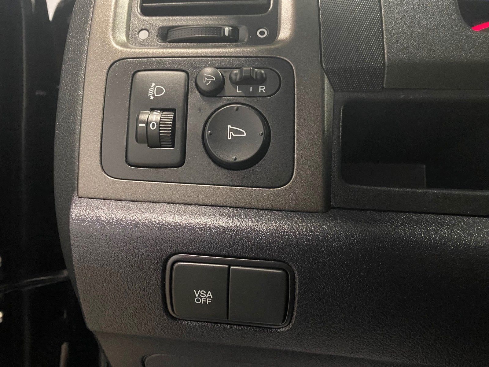 Fahrzeugabbildung Honda CR-V 2.2 TDI+ELEGANCE+ALLRAD+AHK+SITHEIZUNG+18"+