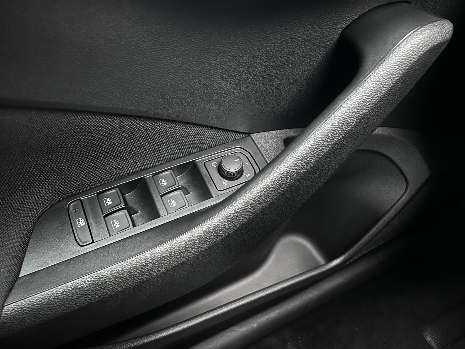 Fahrzeugabbildung SKODA Kamiq Selection 1.0 TSI DSG *LED, ACC, SmartLink