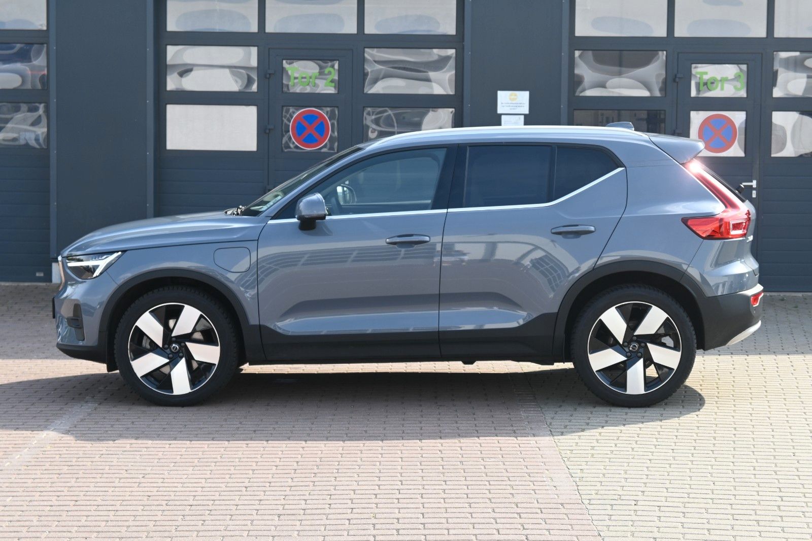Fahrzeugabbildung Volvo XC40 T5 Recharge Plug-In Hybrid Plus Bright