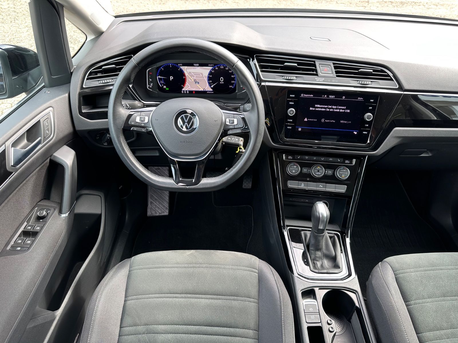 Fahrzeugabbildung Volkswagen Touran 2.0 TDI Highline DSG ACC/LED/Navi