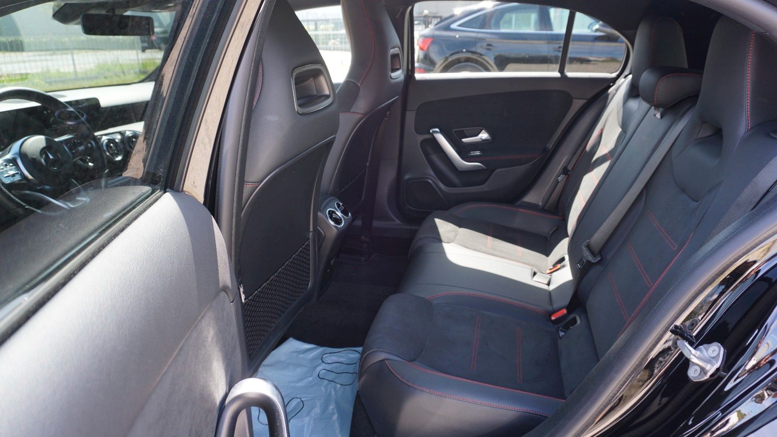 Fahrzeugabbildung Mercedes-Benz A 200 AMG Line,Navi, Keyless,Night-Pak,Panorama