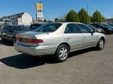 Toyota Camry 2.2 Automatik/1-HAND/Glas SHD - Toyota Camry mit Benzin-Antrieb: Limousine