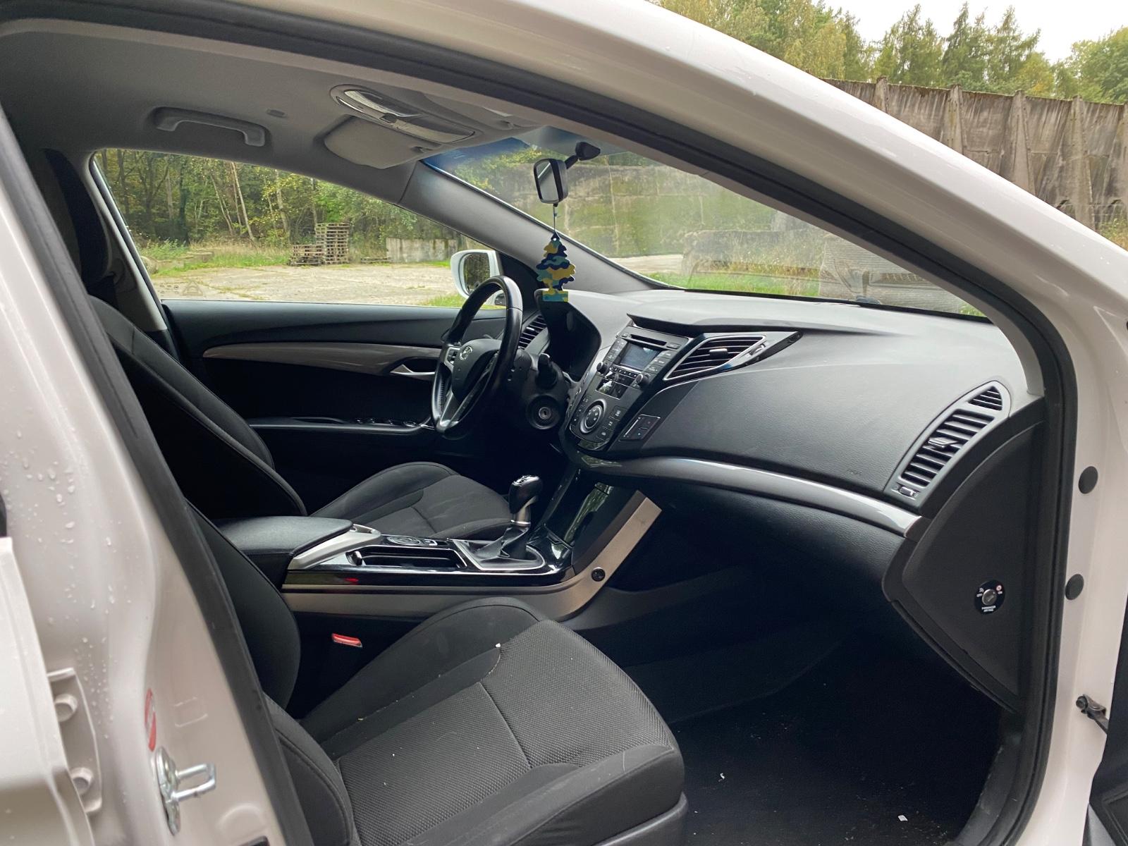 Hyundai i40 2012 — photo 14