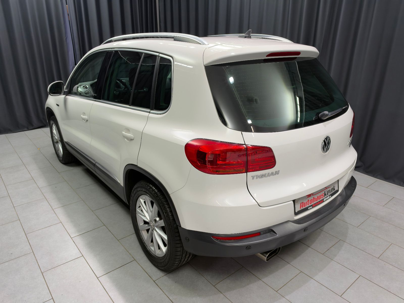 Fahrzeugabbildung Volkswagen Tiguan 2.0 TSI 4MOTION Track&Style |PANO|LEDER