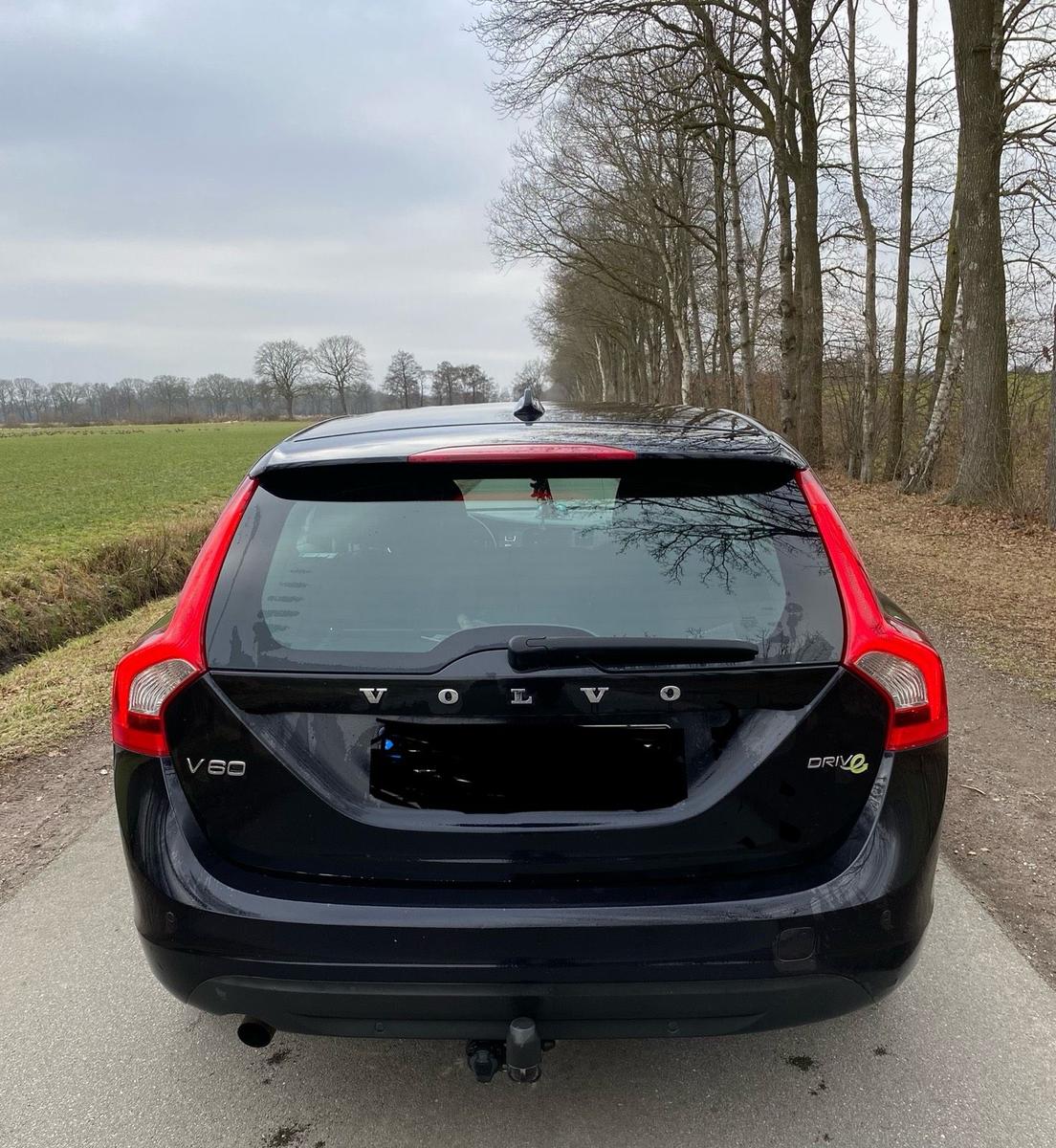 Volvo V60 2011 — rear view