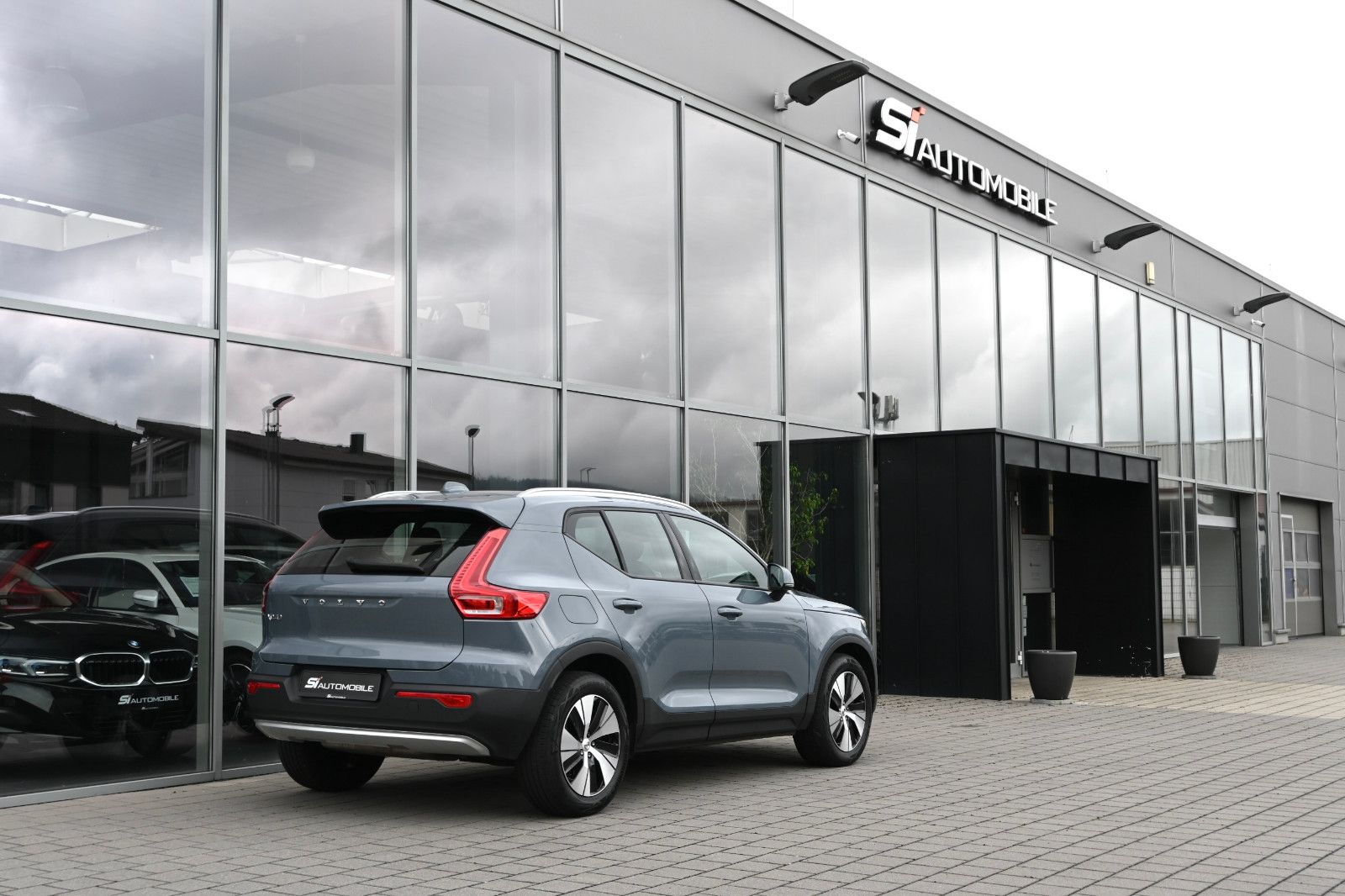 Fahrzeugabbildung Volvo XC40 B4 AWD Momentum Pro Aut. °AHK°STANDHEIZUNG°