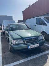 Mercedes-Benz C 180 ELEGANCE Elegance - Mercedes-Benz C 180: Grün, Limousine