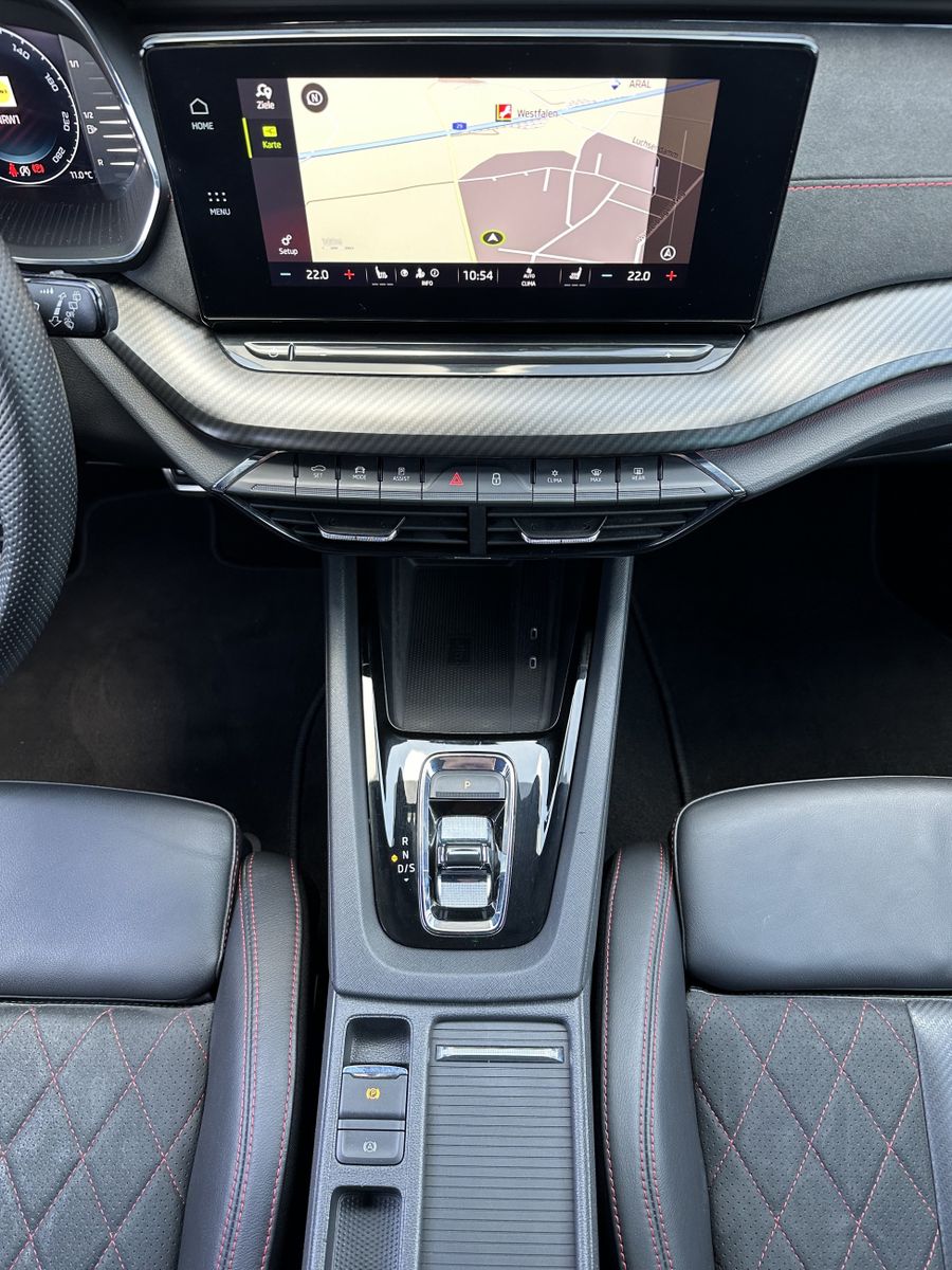 Fahrzeugabbildung SKODA Octavia Combi 2.0 TDI DSG RS Plus NAV+MATRIX+ACC