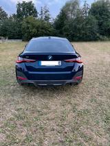BMW i4 eDrive35 M Sport Pro (AHK) - blaue BMW i4