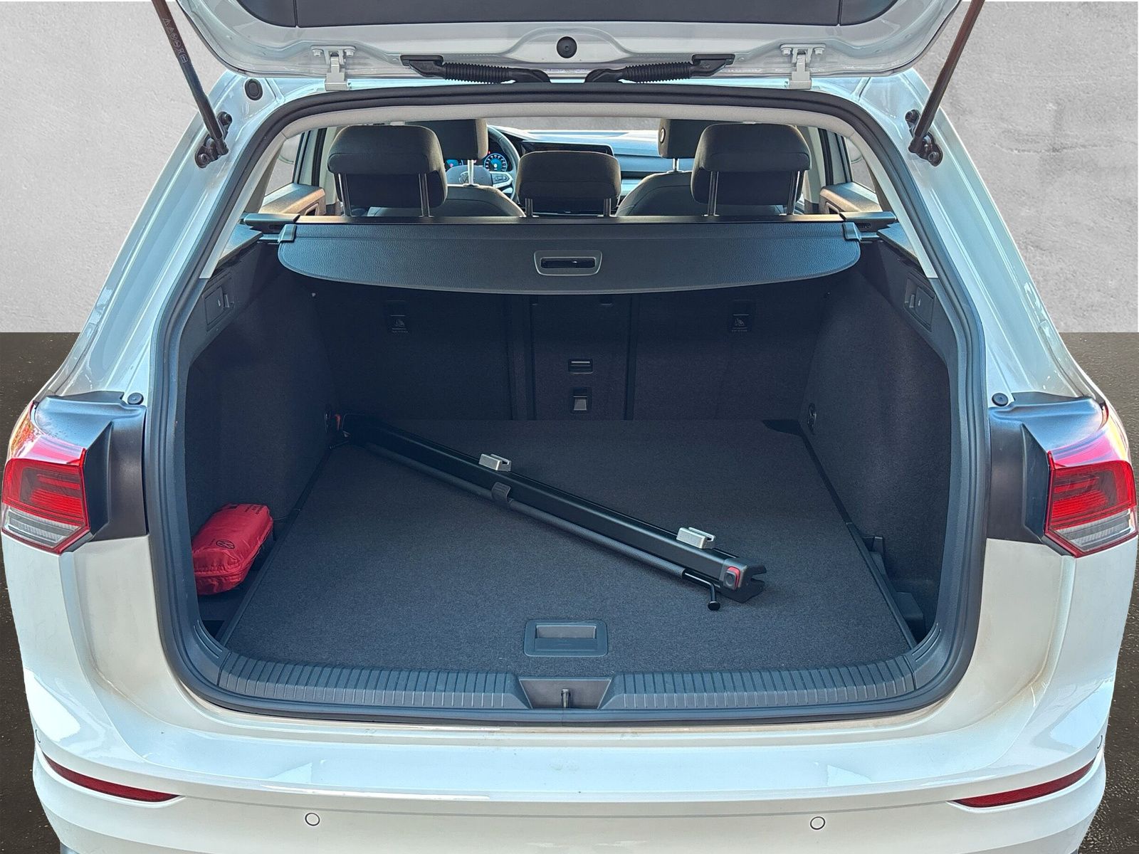 Fahrzeugabbildung Volkswagen Golf Variant 2.0 TDI Life AHK ACC AppConnect