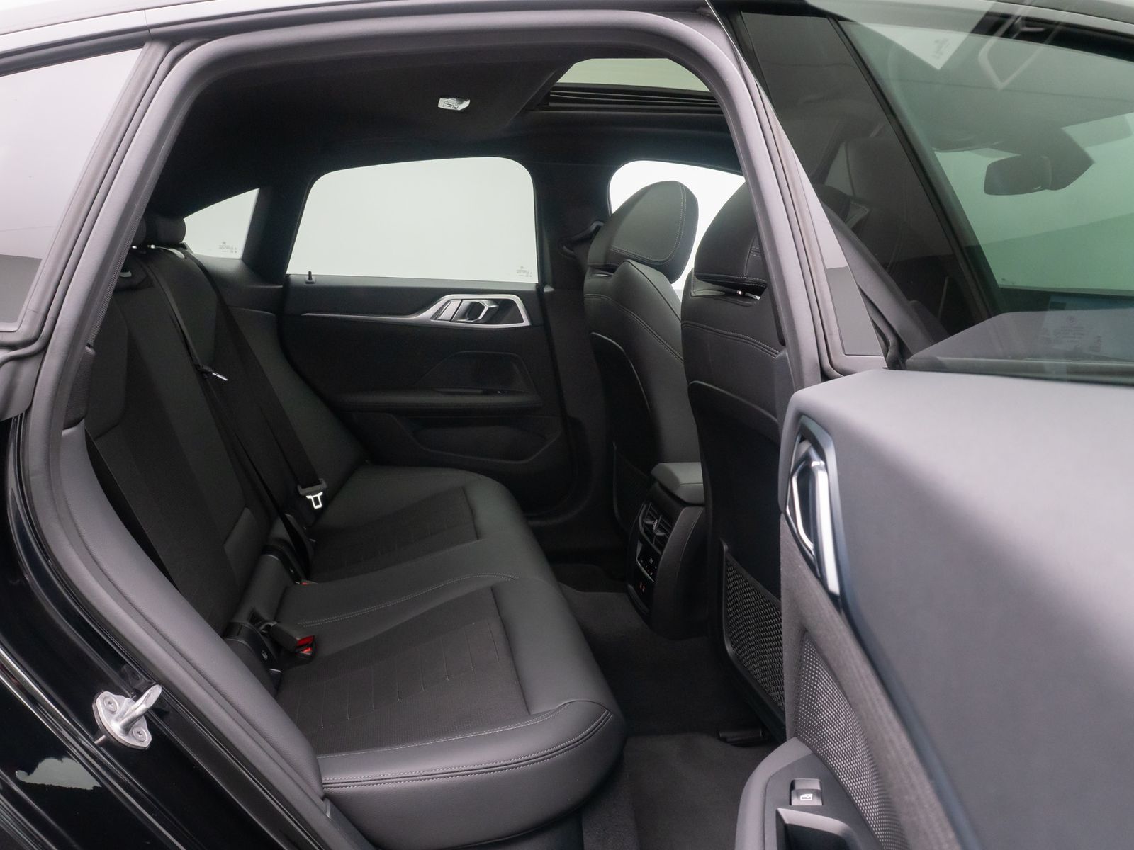 Fahrzeugabbildung BMW i4 eD40 GC Kamera HiFi GeschwindigReg Widscreen