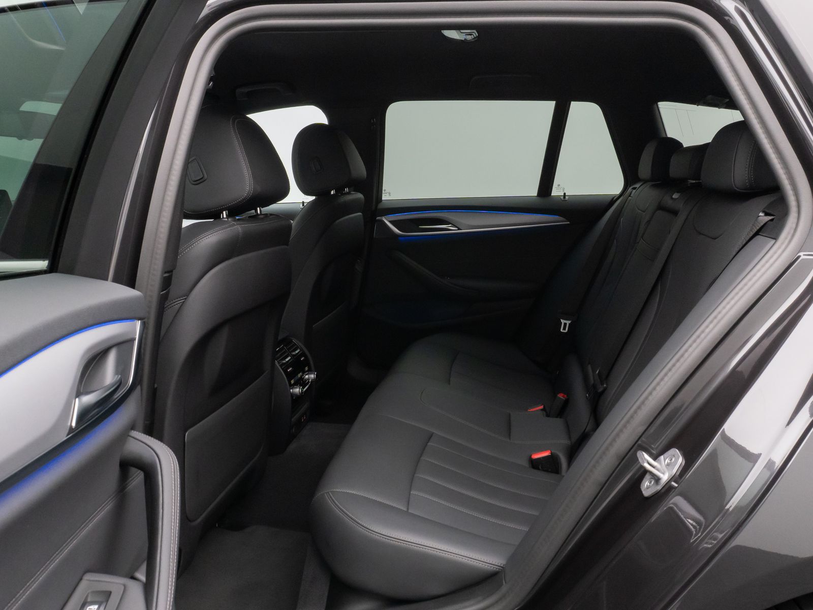 Fahrzeugabbildung BMW 520d Kamera DAB 4xKlima Leder M Sport AHK Alarm