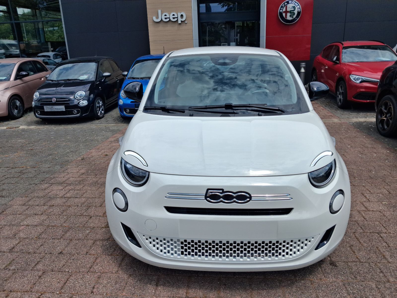 Fahrzeugabbildung Fiat 500 1.0 Hybrid FireFly 48 kW Icon