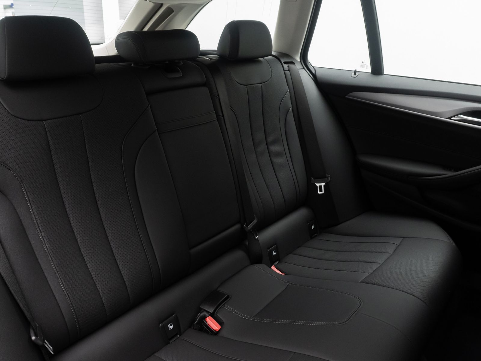 Fahrzeugabbildung BMW 530e Alarm DAB Kamera HiFi Leder Sport 18Zoll