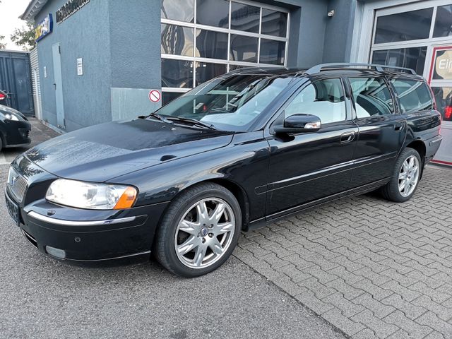 Volvo V70 Kombi D5 AWD 4x4 Summum Lückenlos Scheckheft