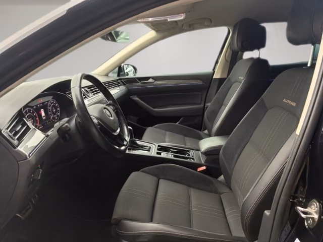 Volkswagen Passat Alltrack 2.0TSI 220PS 4Motion/AHK/ACC/Nav