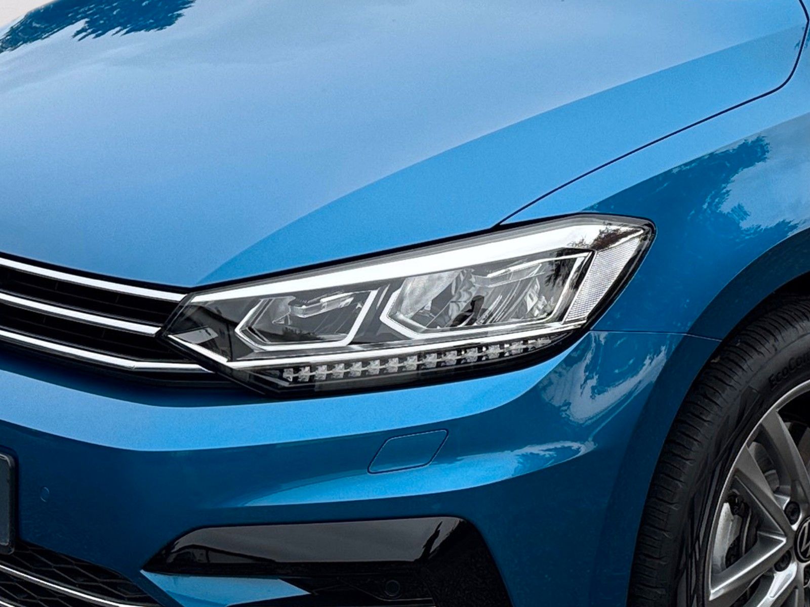 Fahrzeugabbildung Volkswagen Touran 1.5TSI Comfortline R-Line BMT/Start-Stopp