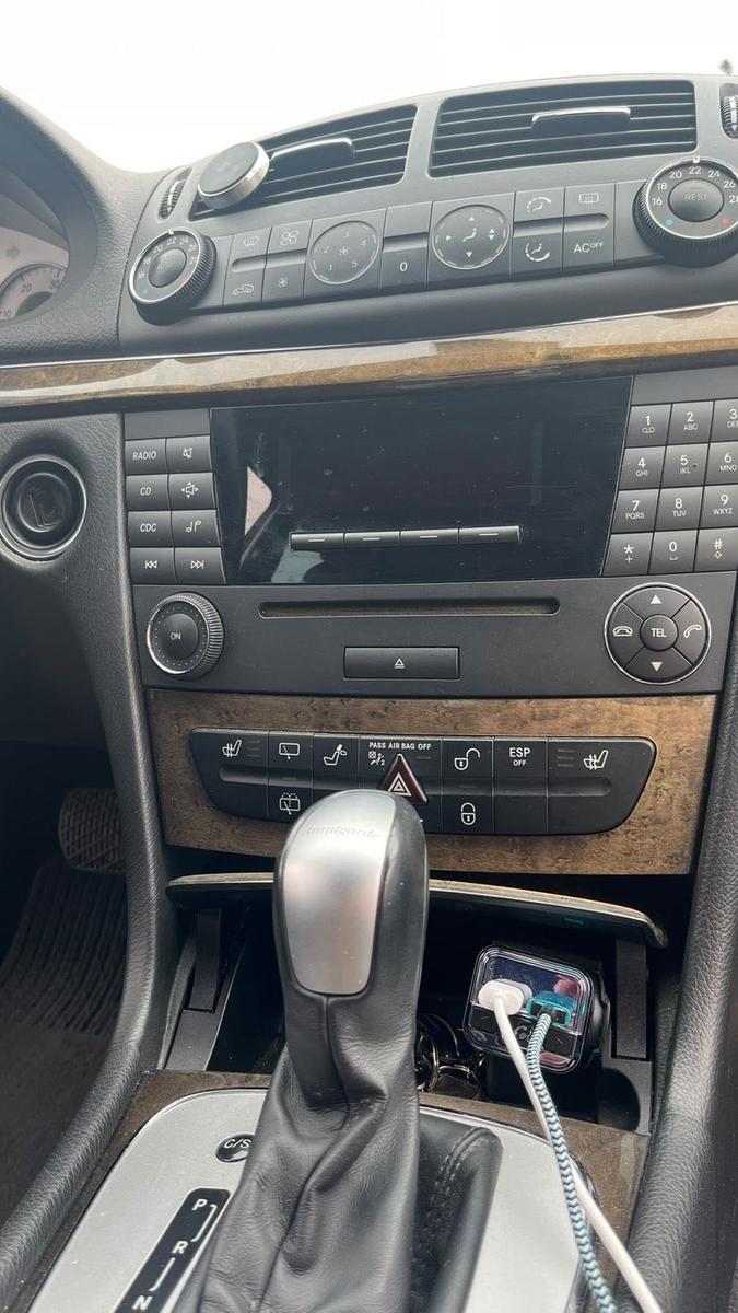 Mercedes-Benz E220 2005 — photo 8