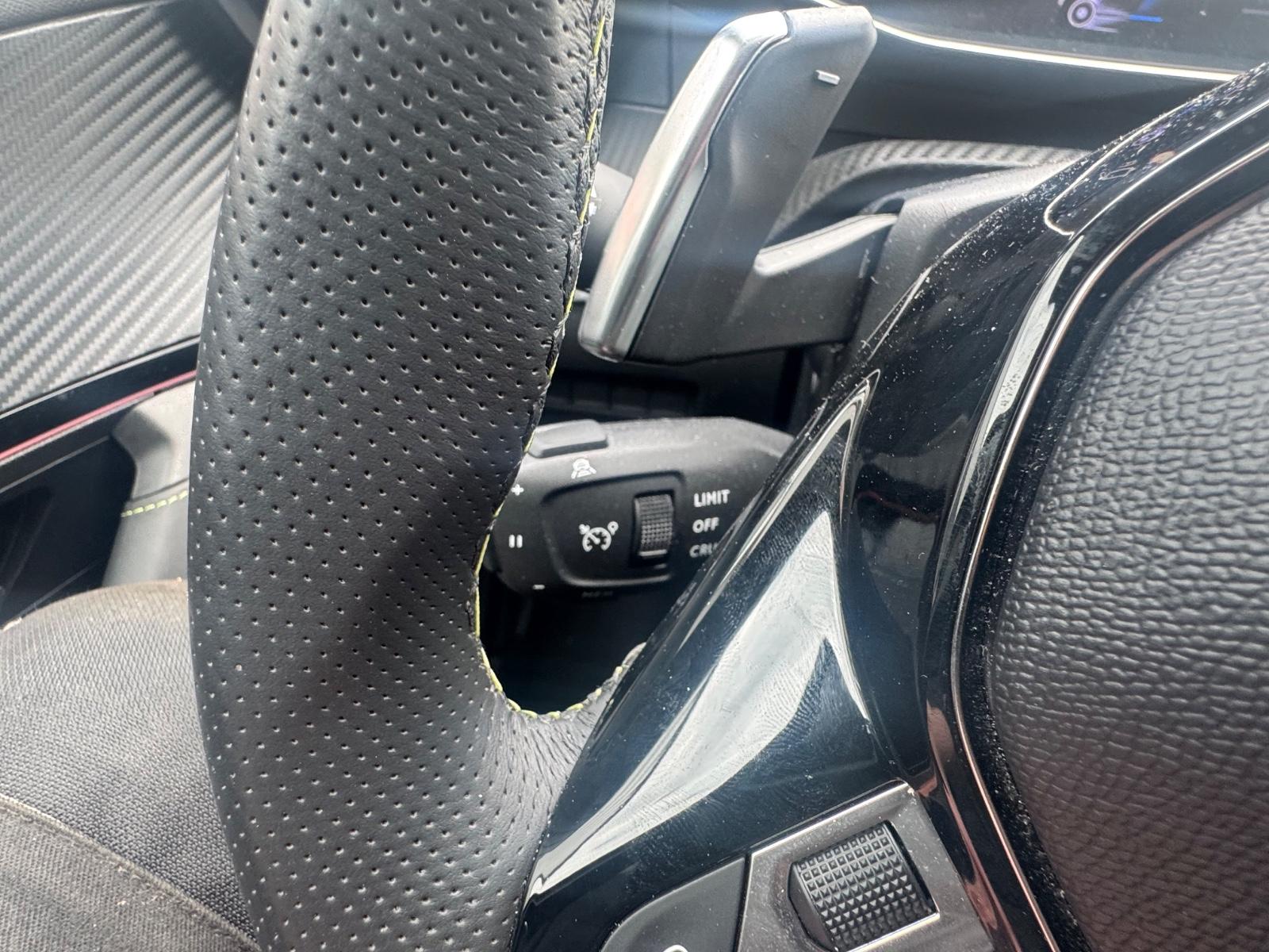Peugeot 2008 Hybrid 136 GT/360°Kamera/App