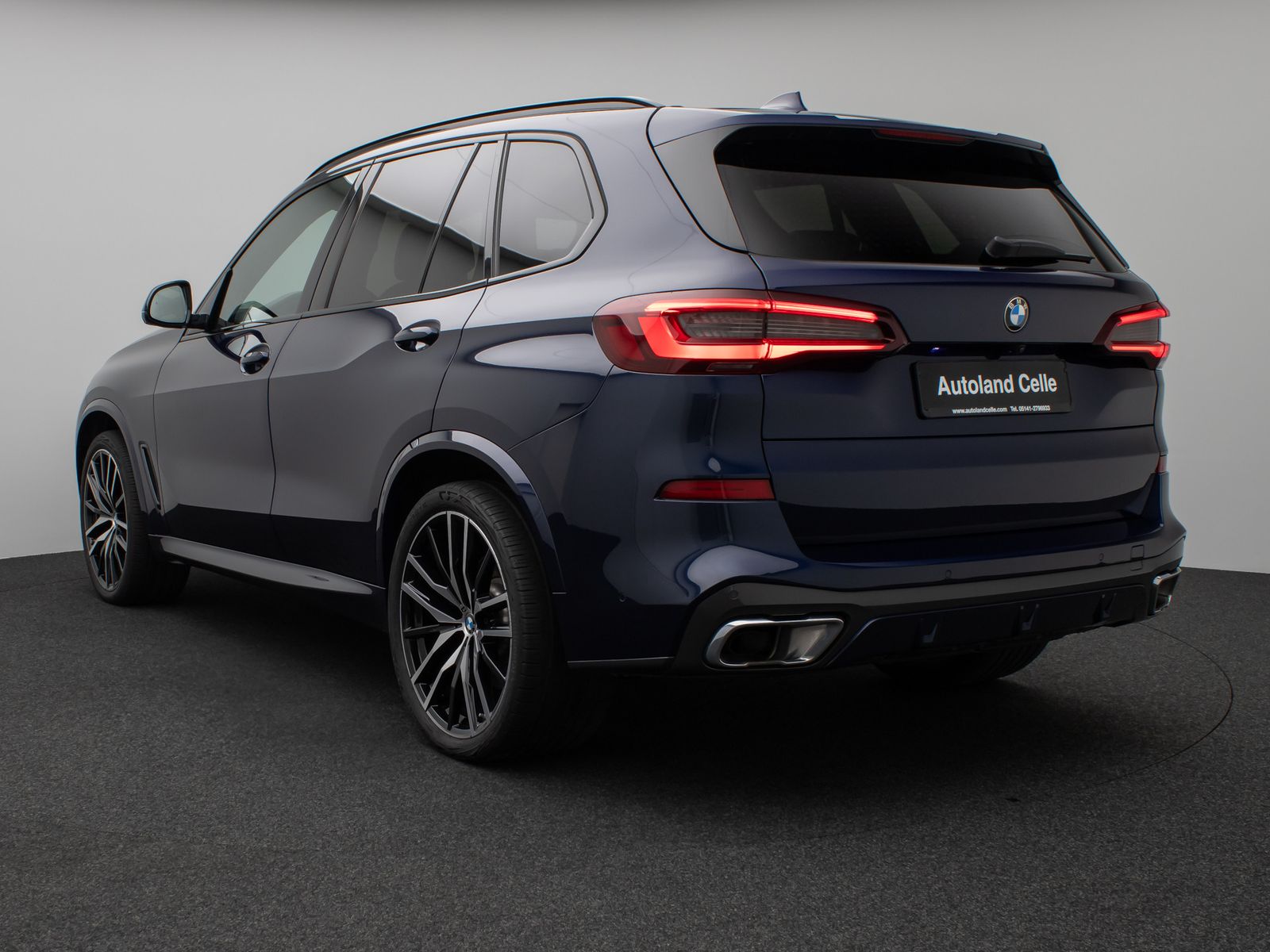 Fahrzeugabbildung BMW X5 xD40d M Sport Panorama Laser 360°B&W HUD 22"