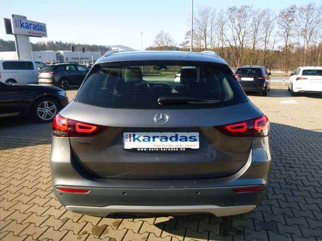 Fahrzeugabbildung Mercedes-Benz GLA 200 >AUT/LED/NAV/SHZ/Teilleder<