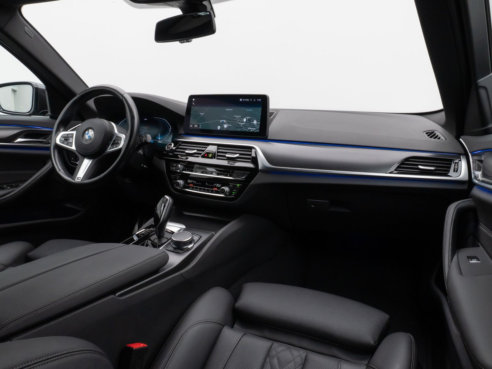 Fahrzeugabbildung BMW 530d xD M Sport DAB CockPitPro PDC Alarm 20Zoll