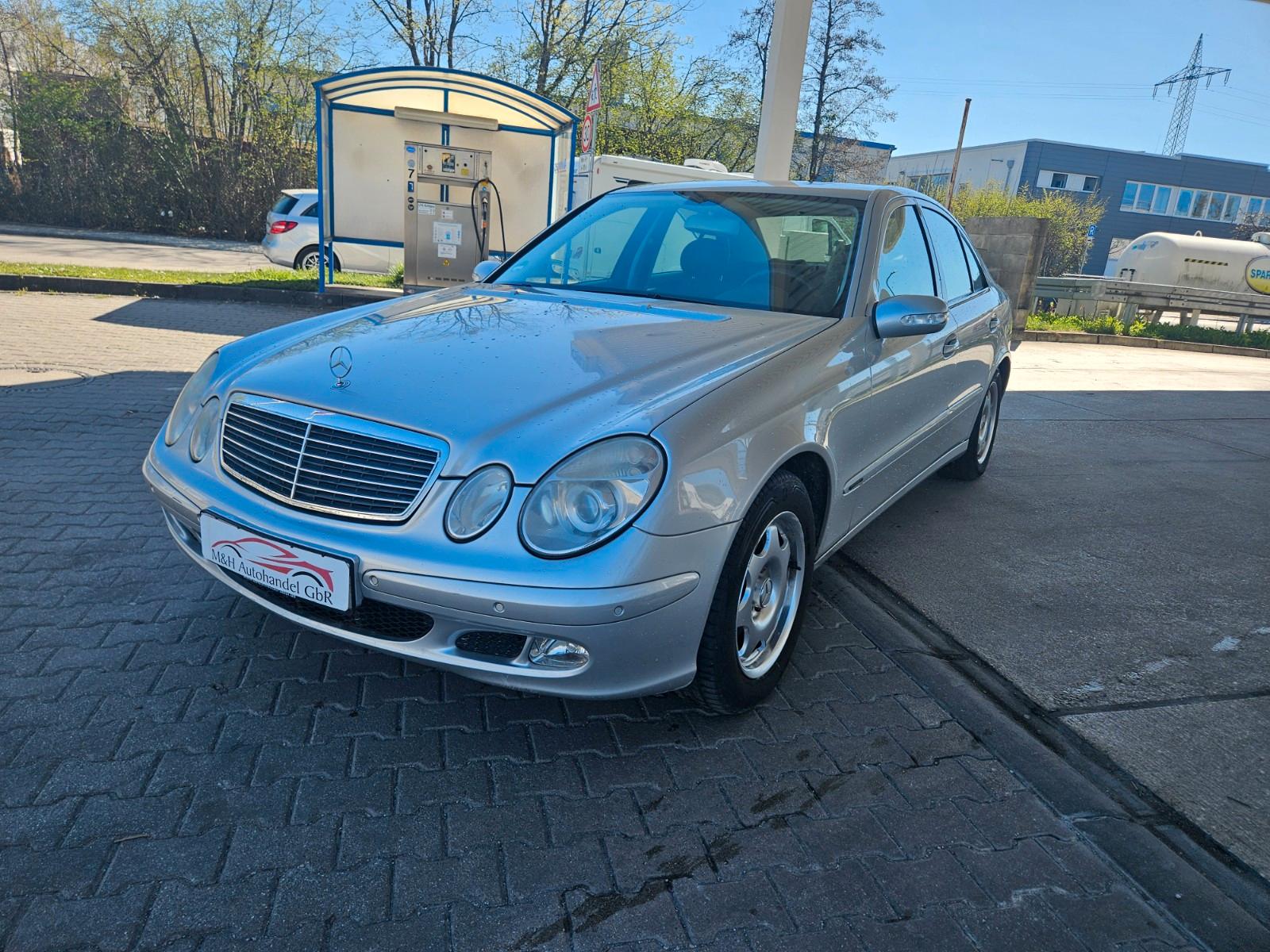 Mercedes-Benz E 240 CLASSIC
