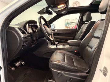 Jeep Grand Cherokee - 11