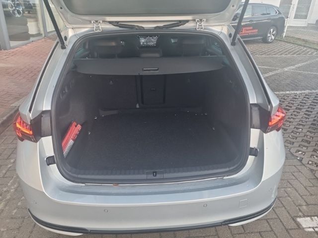 Fahrzeugabbildung SKODA Octavia Combi 2.0 TDI DSG Sportline NAVI AHK W.