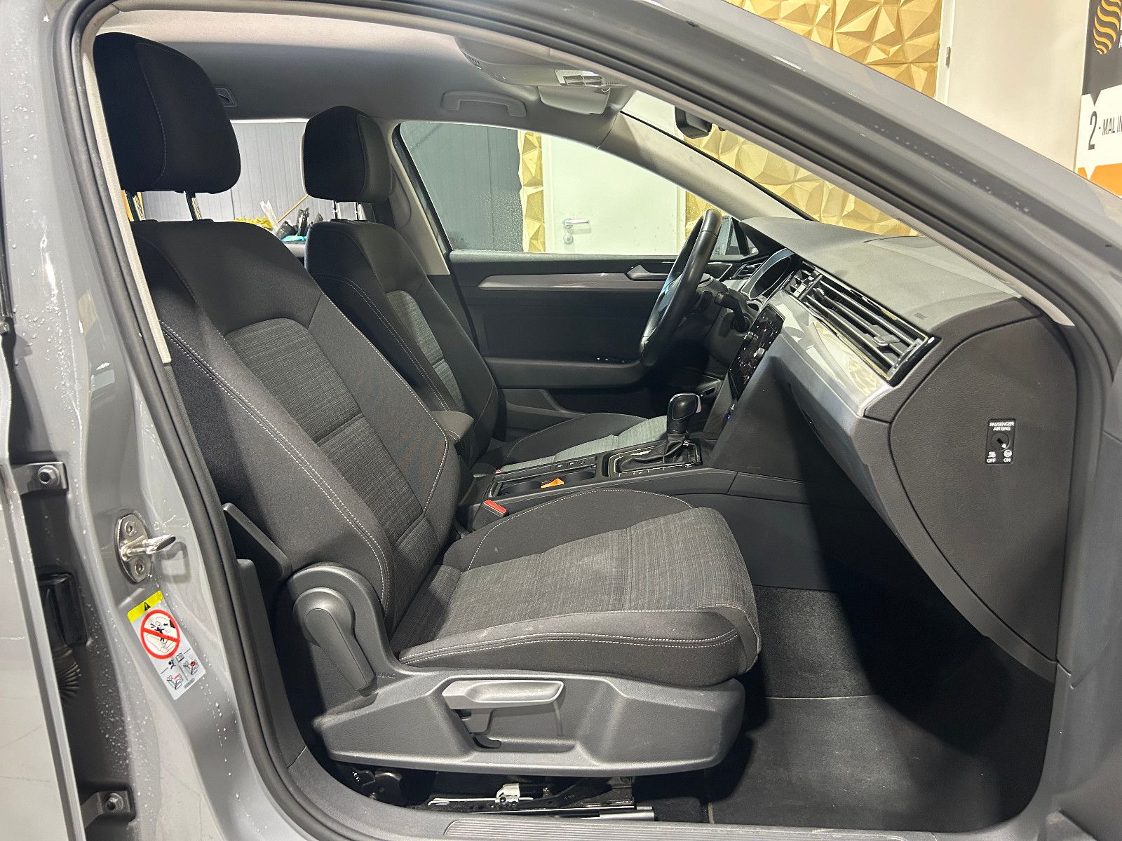 Fahrzeugabbildung Volkswagen Passat Variant Business/APPLE/8-FACH/ACC/KAMERA/