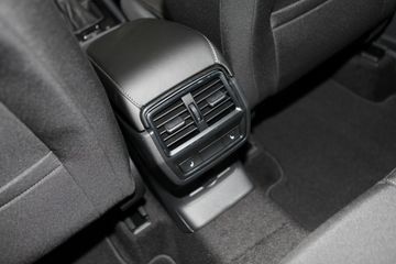 Skoda Karoq 1.0 TSI Tour *4XSHZ*LED*SHZ*PDC* ALU