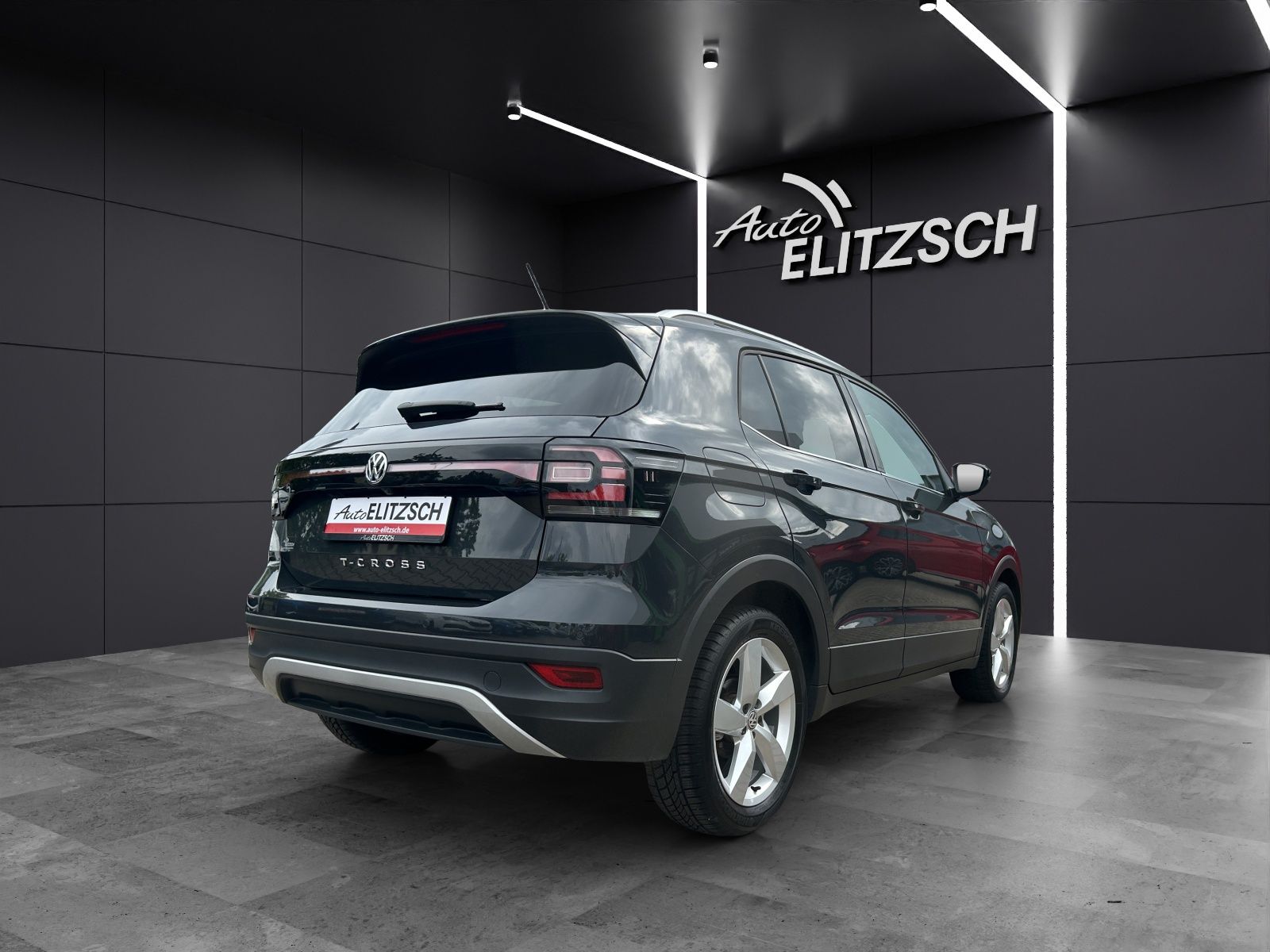Fahrzeugabbildung Volkswagen T-Cross Style DSG LED Navi VC RFK SHZ 17"