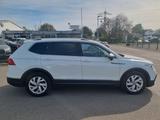 Volkswagen Tiguan Allspace Life 4Motion - gebrauchte VW Tiguan Allspace aus dem Jahr 2022
