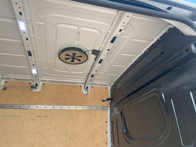 Fahrzeugabbildung Volkswagen Crafter Kasten  35 ml Hochdach FWD(Tüv&Insp.neu)