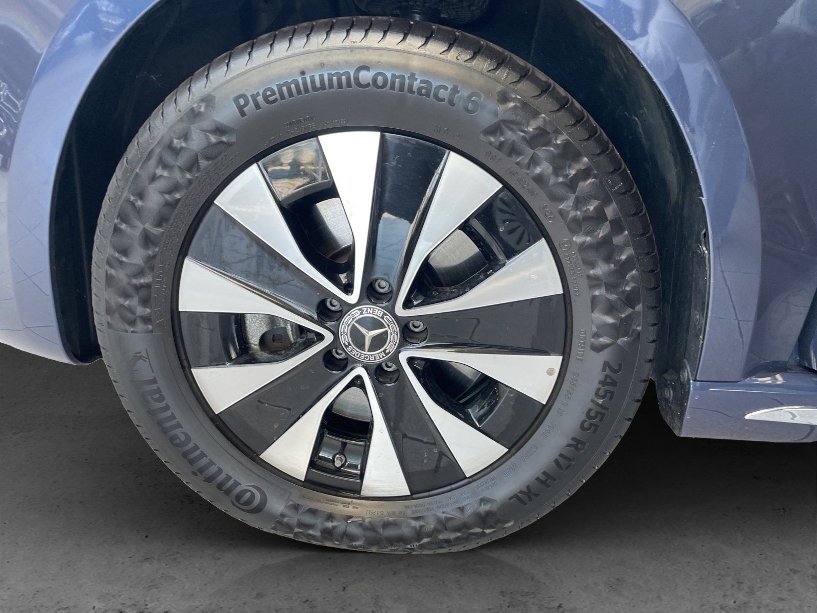 Fahrzeugabbildung Mercedes-Benz EQV 300 L Facelift AVANTGA Pano DISTRO 360° MLED